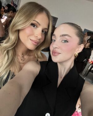Alexa Losey Instagram - spring tings 🌸🌼🌷