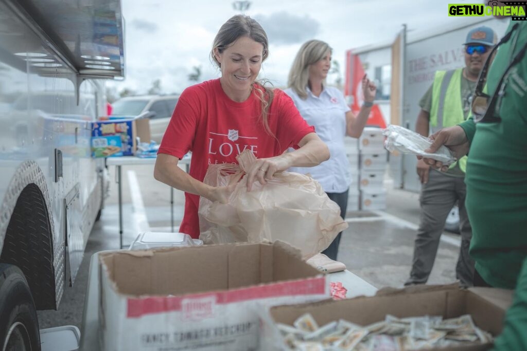 Alexa PenaVega Instagram - One of our favorite holiday traditions is volunteering with the @SalvationArmyUS as a family – and we’ll actually be ringing later this week! Did you know funds raised in red kettles help provide resources and programs that help serve over 25 million people rely on year-round? Join us this #GivingTuesday in supporting the #SalvationArmy by making a donation at your local kettle or visiting SalvationArmyUSA.org to sign up to make a monthly gift.