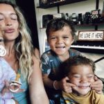 Alexa PenaVega Instagram - These are the pictures daddy gets from us 🤣♥️💃🏼