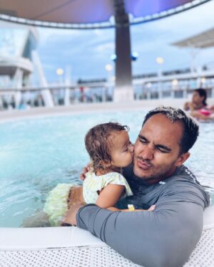 Alexa PenaVega Instagram - I don’t ever want this to end ❤️-> swipe to see if Rio is having a good time…. #familyvacation #cruiselife