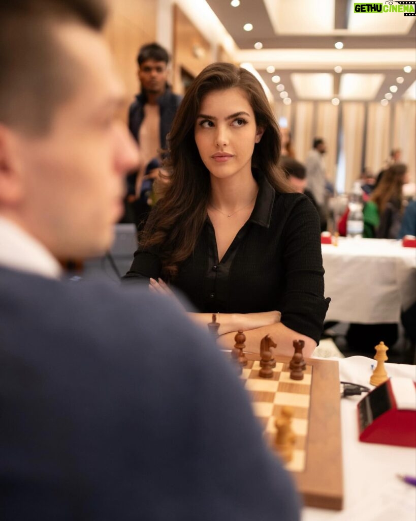 Alexandra Botez Instagram - It’s the season for classical chess