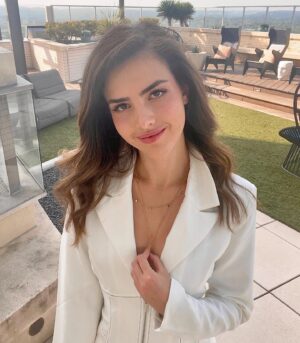 Alexandra Botez Instagram - Just trying to balance business and pleasure