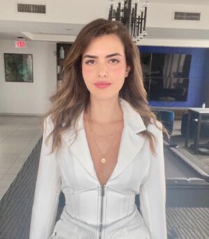 Alexandra Botez Instagram - Just trying to balance business and pleasure