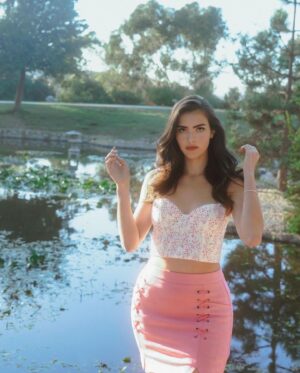 Alexandra Botez Instagram - Syanne single-handedly responsible for keeping my ig active lol