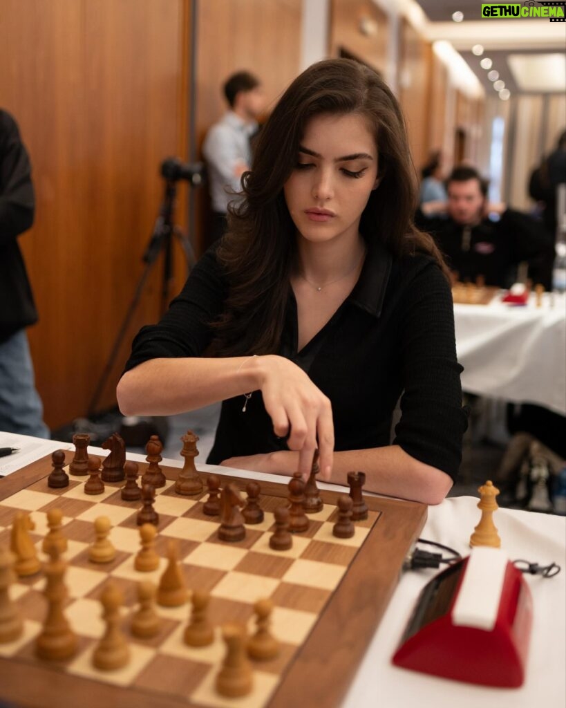 Alexandra Botez Instagram - It’s the season for classical chess