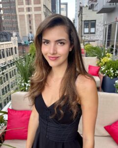 Alexandra Botez Instagram - Impermanence makes life beautiful