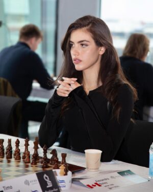Alexandra Botez Instagram - Sorry for the chess spam
