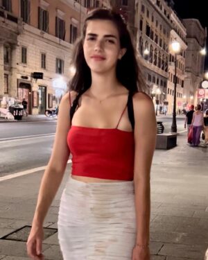 Alexandra Botez Instagram - Espresso and white clothing is a dangerous combination