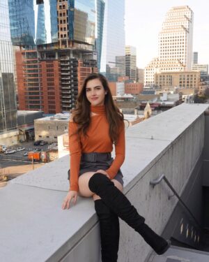 Alexandra Botez Instagram - Wearing @YOOX and looking forward to joining a “And So Do Girls” panel they are hosting with badass women 😯 @leticiabufoni, @zaralarsson, @yinkabokinni for International Women’s Day this Sunday at 1 pm ET on twitch.tv/botezlive #sponsored