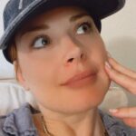 Alexandra Breckenridge Instagram -