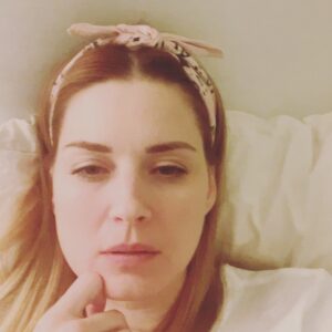 Alexandra Breckenridge Instagram - Happy holidays y’all 
Special shout out to parents with children of all ages ❤️ bless