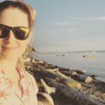 Alexandra Breckenridge Instagram - Made it to a beach!!!! #so excited to be out! #butstillsafe