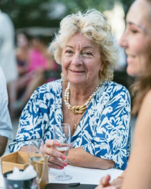 Alexia Mori Instagram - Aujourd’hui c’est l’anniversaire de la plus belle ❤️
Ma mamie fête ses 78 ans ! 
78 ans mais une forme olympique, toujours active, toujours entrain de rire, toujours entrain de radoter (oui oui mamie pardon) mais toujours ma mamie magicienne que j’aime ❤️