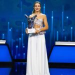 Alexia Putellas Instagram - Every season I aspire to give the best version of myself, but it’s not possible without the support of my teammates and each staff member who has helped me on this journey. Thanks also to all fans for your support! I’m so grateful for being awarded again alongside other incredible players. #UEFAawards #WomenPlayerOfTheYear @uefa_official