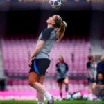Alexia Putellas Instagram - Feliç de tornar a trepitjar el temple ❤️🏟️ Tots units per aconseguir estar a semifinals demà!