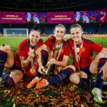 Alexia Putellas Instagram - A la tercera va a la vencida, compañerasssss