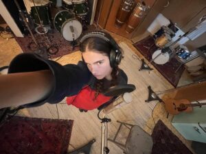 Alexis Jayde Burnett Instagram - my face cause i want to play you the music so bad im so sorry i know you guys are hungry