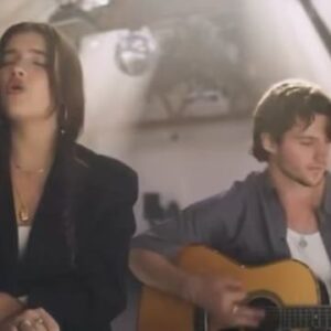 Alexis Jayde Burnett Instagram - did a fun little cover of something in the orange for @country.night 🤠🤠🤠 country music is my fav and this song changed my life