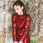 Ali Lee Instagram - 前陣子拍的照片，看相後造型師擔心大家接受不了這個我所以一直沒post.. 來到歲暮 就挑戰一下你們~ 聖誕後 新年前來點不一樣，讓斷斷續續的不快變得不再一樣。;) #ALife