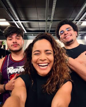 Alice Braga Instagram - Alice Braga ao vivo 💛