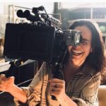 Alice Braga Instagram - Recebi a notícia pelo Gabriel de que ganhamos Melhor Ator e Melhor Atriz de cinema no Prêmio APCA (um dos mais importantes do Brasil o/), o que só deixou ainda mais especial essa história de ‘Eduardo e Mônica’ (sim, tô desde ontem cantando essa música).  Gab, sua entrega, sua paixão e generosidade me emocionam e inspiram. Seu Eduardo foi fundamental pra construir a minha Mônica. Ela também é sua. Foi um projeto desafiador, já que quase todo mundo no Brasil conhece ‘Eduardo e Mônica’. Foi lindo falar de amor e celebrar as diferenças. Esse prêmio tem um valor muito grande. É uma honra imensa receber o APCA. Obrigada Bianca De Felippes, produtora do filme, e René Sampaio, diretor, por não terem desistido de mim nesse papel! E quem me irá dizer que não existe razão? ‘Eduardo e Mônica’ tá disponível no @globoplay
