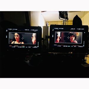 Alice Braga Instagram - Recebi a notícia pelo Gabriel de que ganhamos Melhor Ator e Melhor Atriz de cinema no Prêmio APCA (um dos mais importantes do Brasil \o/), o que só deixou ainda mais especial essa história de ‘Eduardo e Mônica’ (sim, tô desde ontem cantando essa música).
 Gab, sua entrega, sua paixão e generosidade me emocionam e inspiram. Seu Eduardo foi fundamental pra construir a minha Mônica. Ela também é sua. Foi um projeto desafiador, já que quase todo mundo no Brasil conhece ‘Eduardo e Mônica’. Foi lindo falar de amor e celebrar as diferenças. Esse prêmio tem um valor muito grande. É uma honra imensa receber o APCA. 

Obrigada Bianca De Felippes, produtora do filme, e René Sampaio, diretor, por não terem desistido de mim nesse papel! E quem me irá dizer que não existe razão? 

‘Eduardo e Mônica’ tá disponível no @globoplay