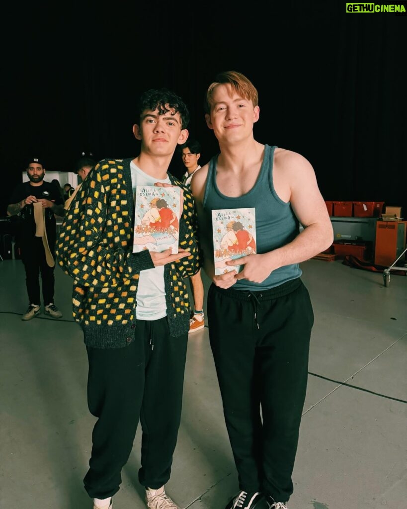 Alice Oseman Instagram - While I was on set this season, I was able to gift some copies of Vol 5 to the wonderfully talented and hardworking cast of @heartstopper (including some not pictured here)! Massive thank you to this lovely lot for letting me bother you with photo requests while you were all very tired and working very hard. Vol 5 will be coming to life in season 3! 📚