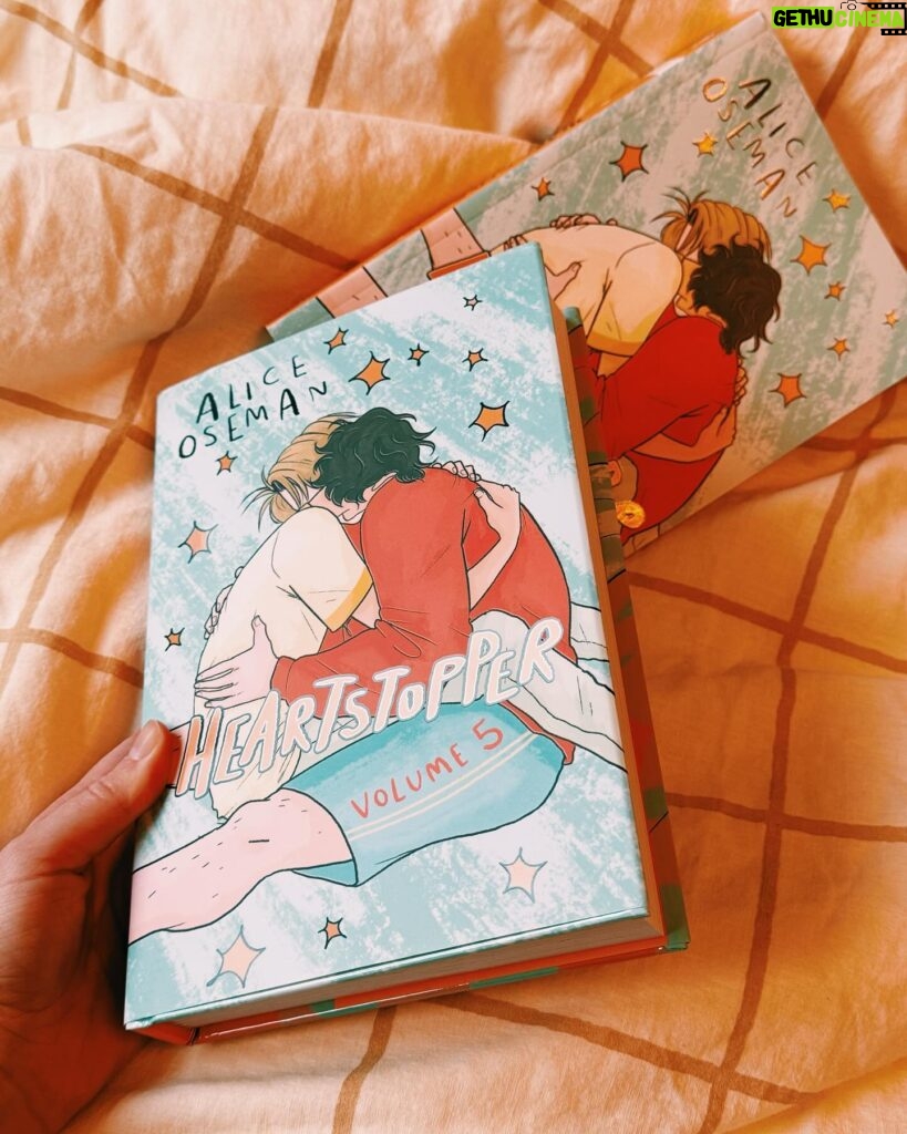 Alice Oseman Instagram - The US edition of Vol 5 is out today, published by @graphixbooks!! This edition is printed in this lovely blue rather than greyscale, and comes in hardcover and paperback! Thank you so much for all the support for Vol 5 so far and I hope you enjoy it if you’re planning to read it! ✨🍂