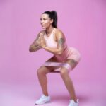 Alicia « Shanna » Kress Instagram - ELLES SONT DE RETOUR ! 😍🍑 ⏳Vous les attendiez… alors on peut enfin vous annoncer le retour en stock de nos bandes de résistance Fitness Camp pour début avril, en stock limité ! ⚠️Ça part très trèeees vite !! Alors pour être sûr de recevoir ton pack Booty Loco les 3 bandes de résistance pour avoir ton boule qui chamboule : pré-commande les dès maintenant ! 💥 🤩 La bonne nouvelle si tu commandes AVANT le 31 mars elles sont à -25% fournies avec ton bracelet numéroté en CADEAU 🎁 👉 Le lien est dispo en bio, alors fonce soldat !! 🔥 #fitnesscamp #boulequichamboule #bootyloco #backenstock #commande #sport #summerbody #retourenstock #reduction #promo #specialfessier #teaser