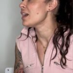 Alicia « Shanna » Kress Instagram - Magicien ou Pas ? 😅 J’aime tellement rendre folle mon amour ! Ses réactions me font beaucoup trop rire pour que j’arrête 😂 Qui a d’autres défis ou pranks ? #merci pour la participation 😝 #defi #prank #rire #blague #blaguedemerde
