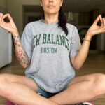 Alicia « Shanna » Kress Instagram - Bon j’ai commencé depuis quelques temps ma rééducation du périnée et depuis peu ma rééducation abdominale, car on m’a expliqué qu’après avoir été enceinte le corps a été modifié et avant de reprendre une vraie activité sportive il faut faire de la rééducation c’est donc ce que je fais, franchement rien que ça j’en chie les amis 😫😂 j’ai l’impression que je n’ai jamais fait de sport de ma vie 😂😂😂 Kaporal kress n’est pas encore de retour 😂 mais c’est la phase avant la vraie reprise j’ai trop hâte de vraiment reprendre le sport ! En tous cas je vais tout faire et me donner les moyens d’y arriver, Je porte souvent des tee-shirts longs parce que je ne suis toujours pas à l’aise avec mon corps, j’ai perdu énormément de fesses et j’ai toujours le ventre gonflé et un peu mou. Après c’est normal ☺️🙏🏼il ne faut pas être trop pressé Et franchement 1 an sans sport en mangeant du fromage, du chocolat, de la charcuterie et bien d’autres choses croyez moi j’ai l’impression de partir de zéro 😫😂 mais c’est juste une phase de transition je vais revenir dans quelques temps dès que je suis opérationnel à vraiment reprendre le sport plus déterminée que jamais !!!! ☺️👍 Après un accouchement ne soyez pas pressé ! Les meufs ! On oublie pas que les réseaux et les Photoshop ne sont pas la vraie vie et on a tt une morphologie différente, certaines perdre plus vite que d’autres mais tout est possible ☺️💪🏼🙏🏼 En tous cas restes connectés je vais revenir déterminée les meufs !!!! 💪🏼🔥🔥💥