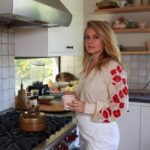 Alicia Silverstone Instagram - A little afternoon tea never hurt nobody  ☕️