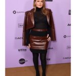 Alicia Silverstone Instagram - Sundance look number ✌🏻🤎✨ Outfit: @csiriano Hair: @hollymillshair Makeup: @alianamoss Styling: @anna_schilling Photo: Getty Images
