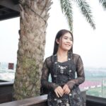 Alifa Lubis Instagram - Lots of love 🖤 - - Cake birthday by @garbinscake Ice cream by @paletaswey Photo by @mdv.photograph