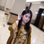 Alifa Lubis Instagram - Rekomen parfum yang wanginya udah lewat, orangnya ketinggalan - 📸: @ohrayhan