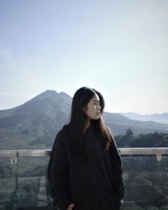 Alifa Lubis Instagram - Benua yang paling dingin itu apasi? Antarkita ya?