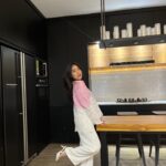 Alifa Lubis Instagram - Sulit di mengerti semoga jodoh mu aku @thv 🙏🏼