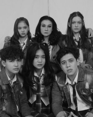 Alifa Lubis Instagram - Pelan pelan pak sopirrr ☝🏻😋