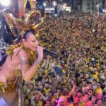 Alinne Rosa Instagram - Que carnaval! Meu vale, quero começar esse #tbt “de ontem” agradecendo a cada um de vcs! Quando escrevi “que sorte essa nossa, felicidade na rua, Ce não larga minha mão e eu não largo da sua” sabia que não era da boca pra fora. Sofremos com os transtornos do sábado de carnaval, que culminaram no atraso do nosso bloco, prejudicando o desfile como um todo… Mas vcs estavam ali!!! E nós enfrentamos um apagão na avenida juntos (coisa que eu nunca vi em 20 anos)! A luz voltou com o Vale passando no Barra-Ondina e aquela cena de vcs pulando, comemorando, eu nunca vou esquecer! Nosso desfile foi prejudicado por questões que não dependiam de mim, da minha equipe e muito menos de vcs. Por isso eu agradeço mil vezes a quem não soltou a mão da ariana aqui. Minha #PipocaRosa também foi massa! Quanta chuva no domingo, quantos rostinhos conhecidos nesses 20 anos coladinhos no trio… vi beijos, abraços, beijos de novo (que vcs são danadinhos) e tudo fez sentido. Do nosso jeito… da nossa forma, nós estamos ligados. Agradeço a minha equipe e meus parceiros que fizeram esforços, em todas as áreas, para que tudo saísse da melhor forma. Sem todos vocês eu não sou ninguém! Muito obrigada! E quem sabe eu não faço uma comemoração da maioridade da carreira? 21 anos é logo ali! Tem minha cara, né? Vou ver e qualquer coisa eu falo rsrsrs amo vcs! #alinnerosa #carnavalalinnerosa #carnaval2024 #carnavaldesalvador #blocoovale