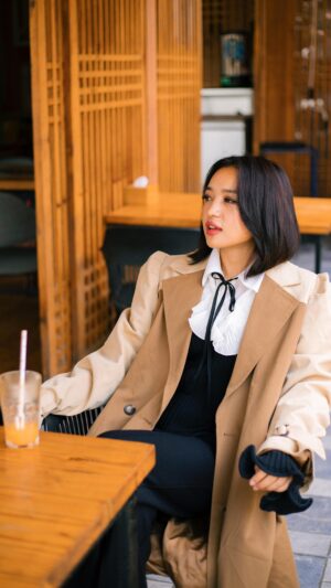 Alisha Rai Instagram - Even if we are meeting  the same person, we will always be meeting a different person, with different experiences and different emotions. We constantly evolve through our everyday experiences.  Life is such🍃🍂🍃🍂🍃