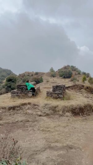 Alisha Rai Instagram - I have undeniable inclination towards purbeli songs, probably because i was born in Eastern Nepal🍃🍂🍃
🥰🍃🍂🍃
