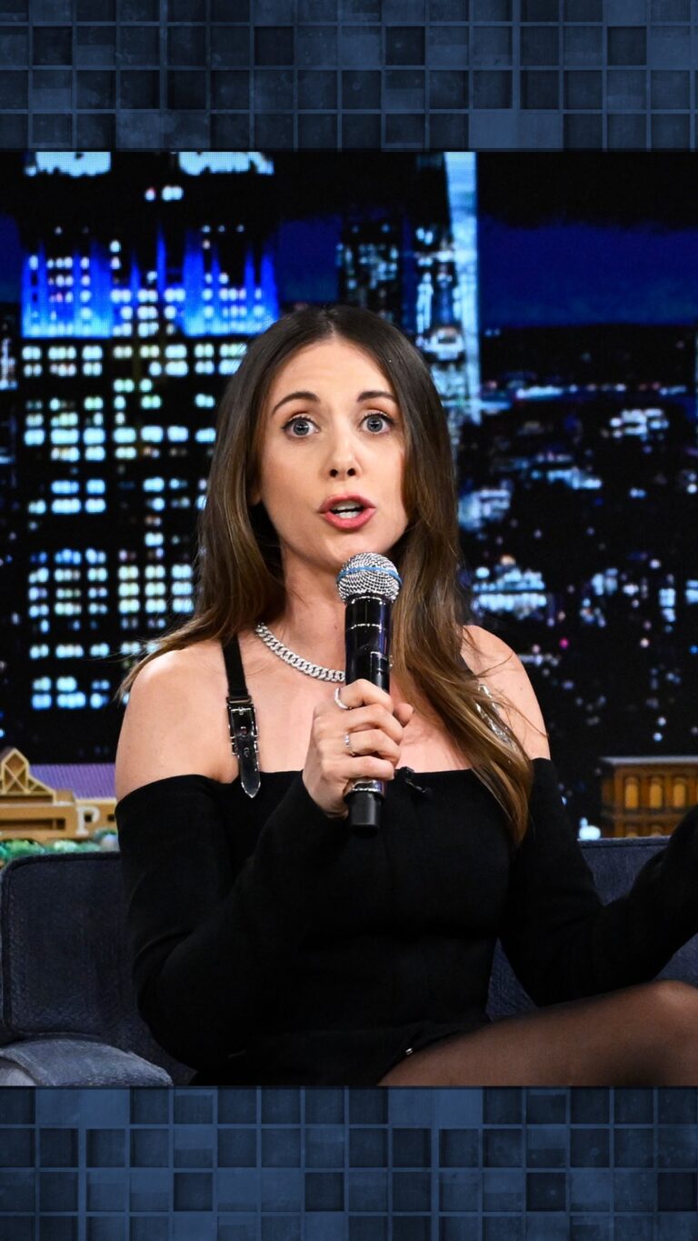 Alison Brie Instagram - @alisonbrie sets up her new movie #SomebodyIUsedToKnow with a freestyle rap! 🎤 #FallonTonight