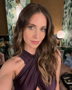 Alison Brie Thumbnail - 74.8K Likes - Top Liked Instagram Posts and Photos