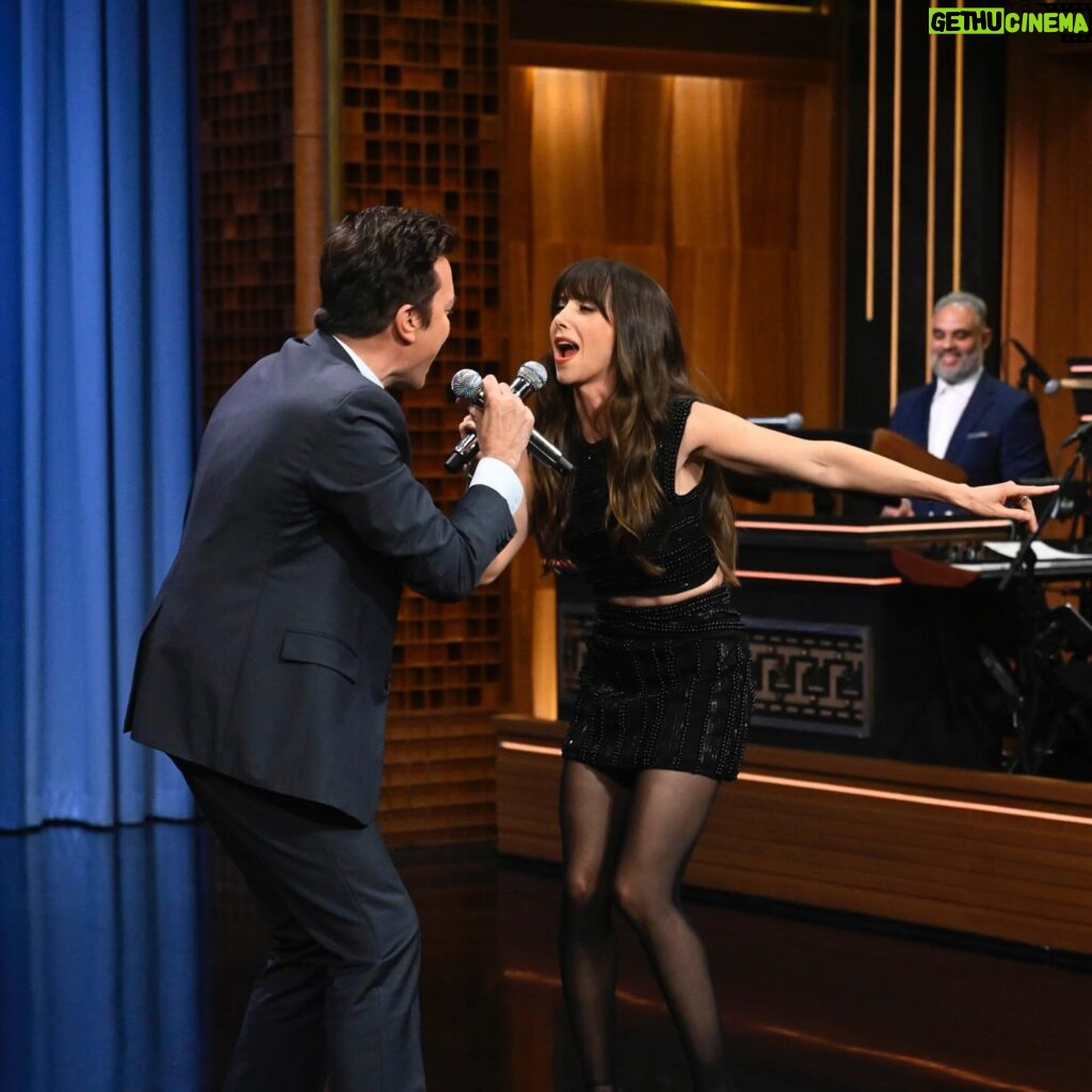 Alison Brie Instagram - Had THE MOST FUN on @fallontonight (as usual 😏)