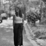 Alivia Sarkar Instagram - ছুটির বেলা সবুজের মধ্যে মুখরিত হওয়ার পর আমি বন্ধুর বাড়িতে মটন এবং ভাতের সমৃদ্ধ স্বাদে আহার করতে যাচ্ছি। একটি সুখের অবসরের মুহূর্তে অবস্থানের সাথে পারিবারিক বন্ধুত্বের আনন্দ। 🍽️ #খুবভালো #বন্ধুরবাড়ি Caption given by Chat GPT 😂🤪 📷 @instapayel