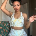 Alix Lapri Instagram - errands ✅ gym ✅ In my @thebodynv metallic snake set