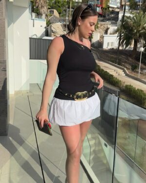 Allie Sherlock Instagram - First day, burned 🥵
