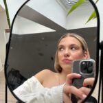 Allie Sherlock Instagram - Autumn is hereeee my fav season, what is your fav season #autumn #fall #season #love #selfie #mirrorpic