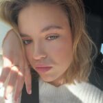 Allie Sherlock Instagram - Life’s what you make it so let’s make it rock