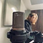 Allie Sherlock Instagram - Making some music for you guys 🎄 #christmas songs. Swipe left xoxo